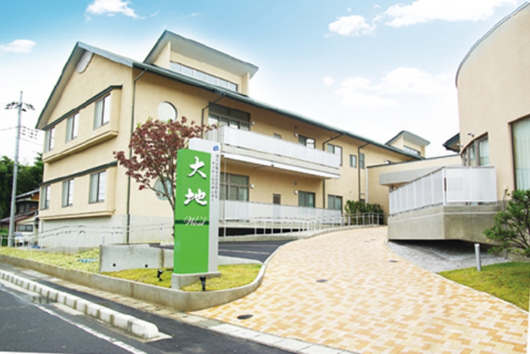 足利デザイン・ビューティ専門学校校舎
