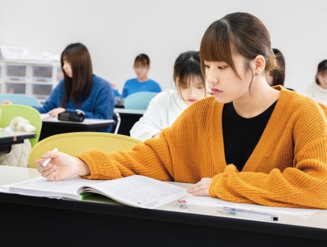 実習する生徒たち