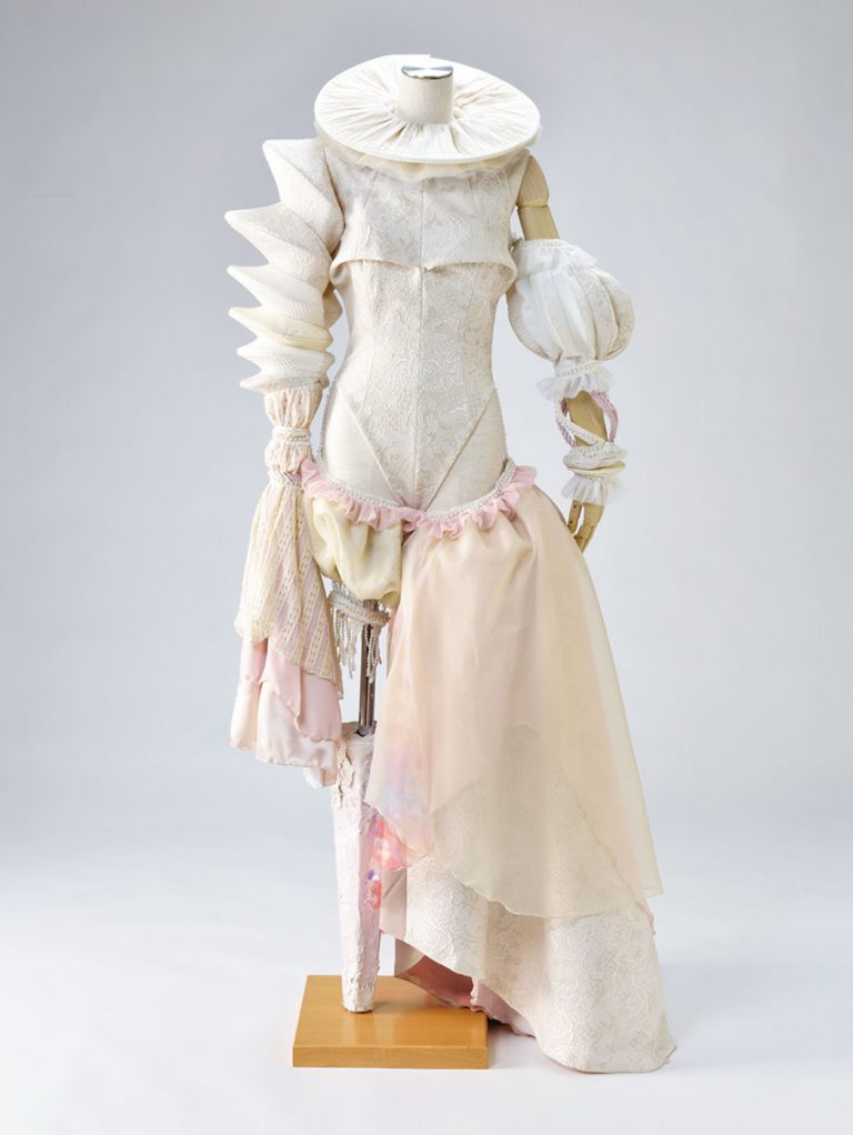 ハンス・ベルメールに捧ぐ
～球体関節人形とその表現方法～